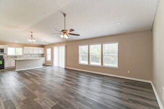 11701 Carson Lake Dr W in Jacksonville, FL - Foto de edificio - Building Photo