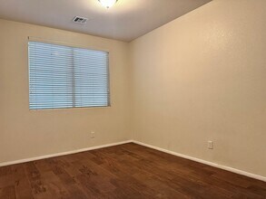 9676 Ridgebluff Ave in Las Vegas, NV - Building Photo - Building Photo