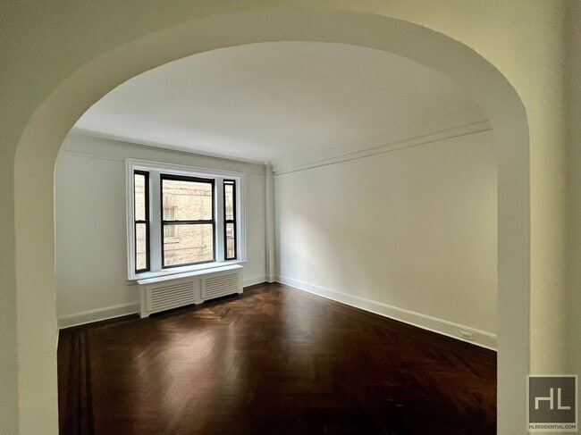 property at 166 W 72nd St