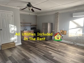 415 12th Ave, Unit Studio B in Eastman, GA - Building Photo - Building Photo