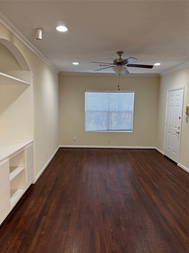 315 Branard St in Houston, TX - Building Photo - Building Photo