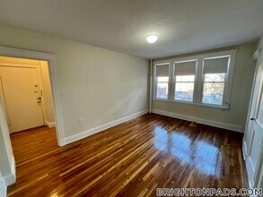 1626 Commonwealth Ave in Boston, MA - Building Photo - Building Photo