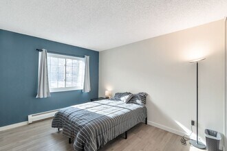 2225 S Jasmine St in Denver, CO - Building Photo - Building Photo