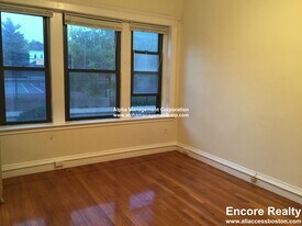 17-19 Washington St. Unit 103, Unit 103 in Malden, MA - Building Photo