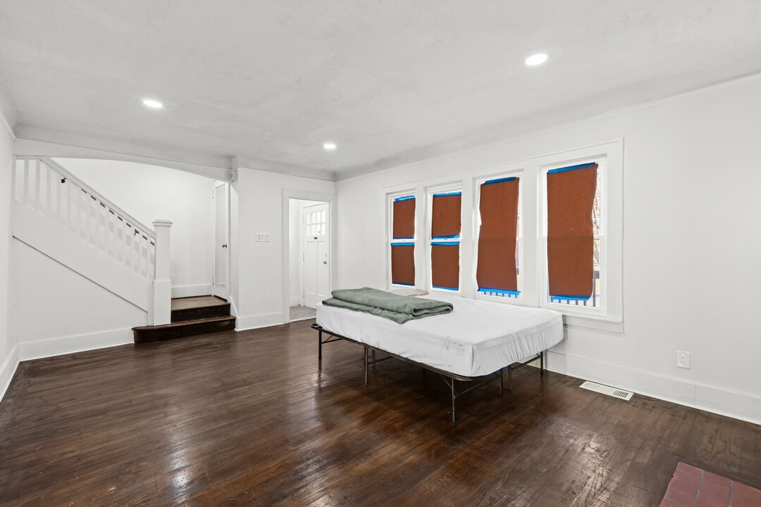 3311 Burlingame St in Detroit, MI - Building Photo