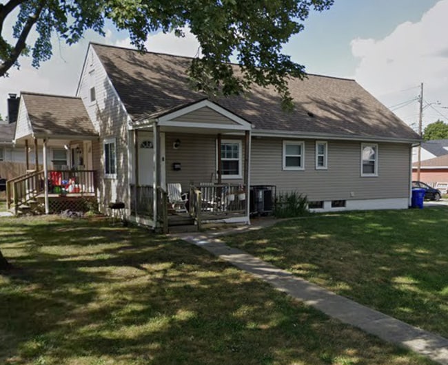 property at 486-488-488 S Huron Ave