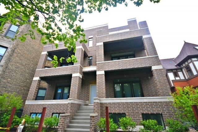 property at 4048 N Kenmore Ave