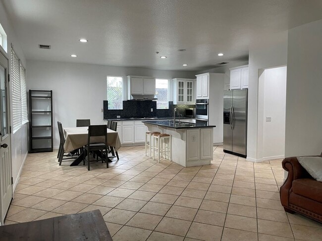 7651 Jordan Ave in Los Angeles, CA - Building Photo - Building Photo
