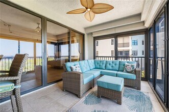 11600 Court Of Palms in Ft. Myers, FL - Foto de edificio - Building Photo