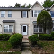 154 Yarmouth Ct in Holmdel, NJ - Building Photo