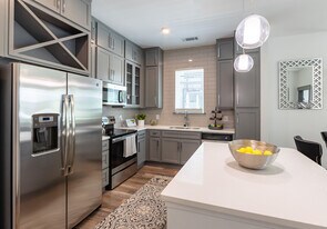 Uptown 550 On Brooklyn