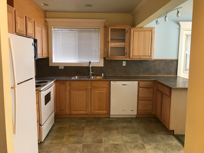 5250-5252 Brooklyn Ave NE in Seattle, WA - Building Photo - Building Photo