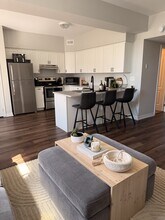 480 Lonsberry Dr in Cobourg, ON - Building Photo - Building Photo