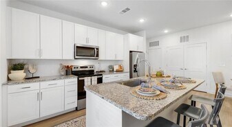1010 Rosefinch Landing in Hoschton, GA - Building Photo