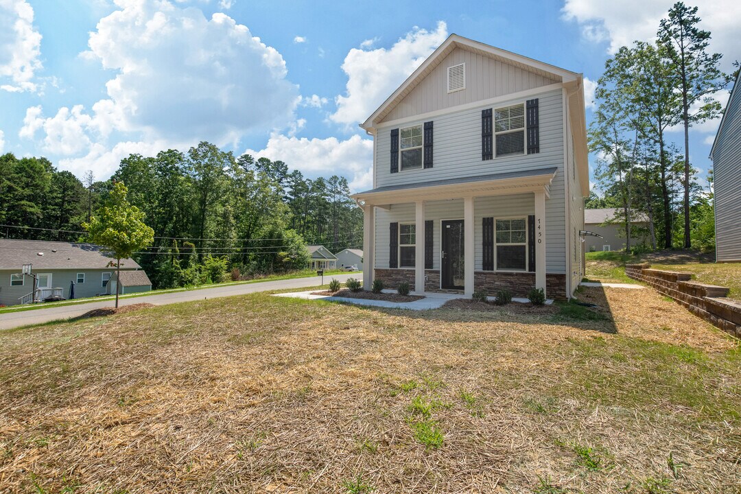 7450 O Hara St in Huntersville, NC - Foto de edificio