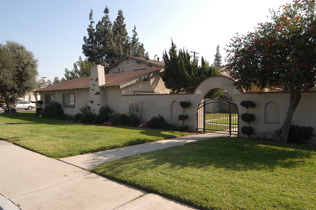 5191 Philadelphia St in Chino, CA - Building Photo