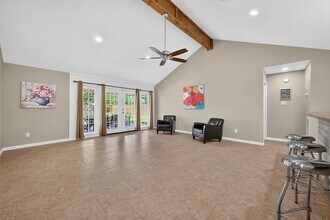 2314 Pilgrims Bend Dr in Friendswood, TX - Foto de edificio - Building Photo