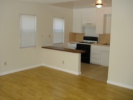 14312 Tiara St Apartamentos