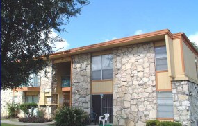Mandalay Villas in San Antonio, TX - Building Photo