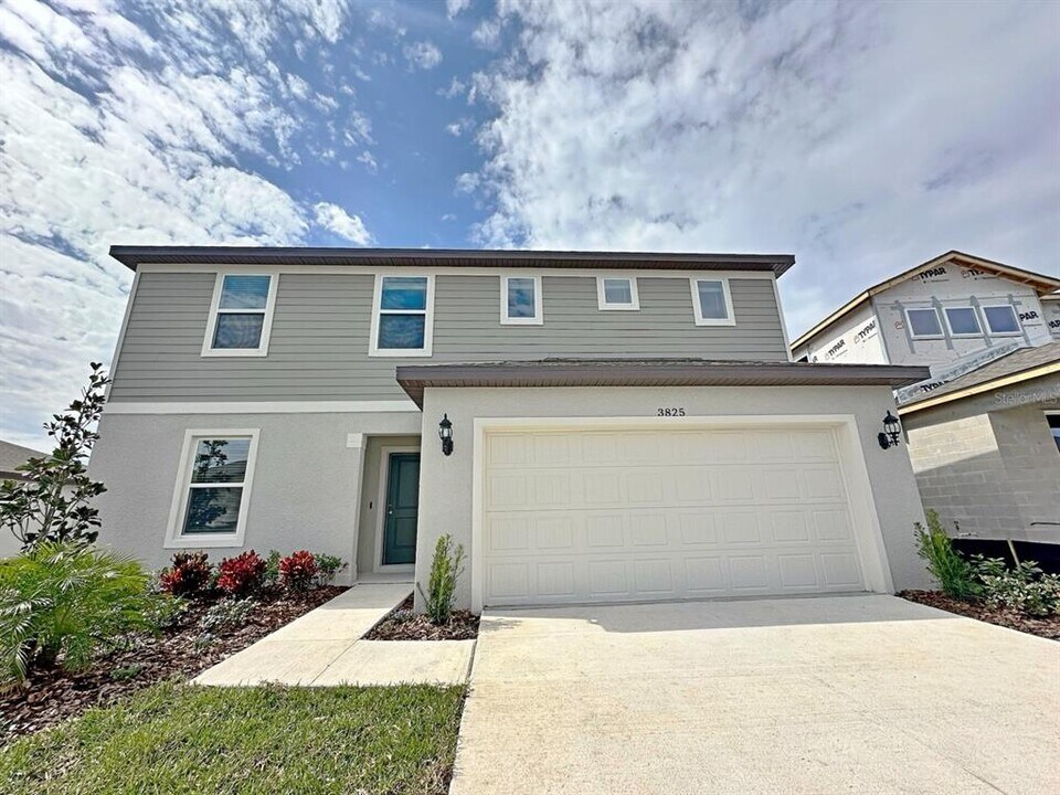 3825 Capri Coast Dr in Plant City, FL - Building Photo