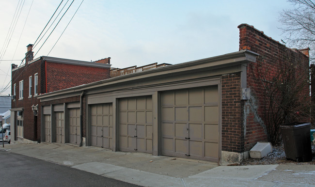 300 Klotter Ave in Cincinnati, OH - Foto de edificio - Building Photo