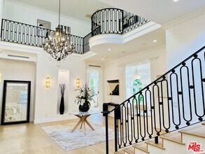 1447 San Ysidro Dr in Beverly Hills, CA - Building Photo - Building Photo