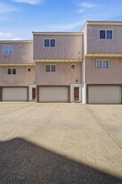 824 W Ocean View Ave in Norfolk, VA - Building Photo