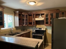 7767-7148 148 St in Surrey, BC - Building Photo