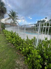 4730 NW 9th Dr in Plantation, FL - Foto de edificio - Building Photo