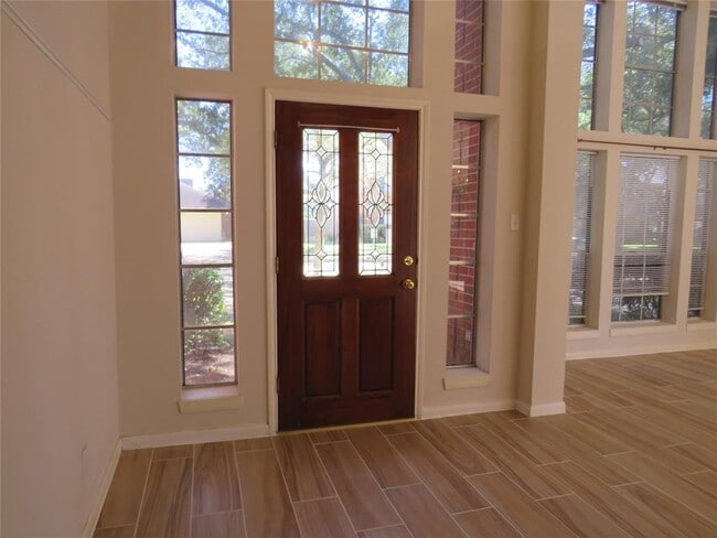 2302 Plantation Bend Dr in Sugar Land, TX - Building Photo - Building Photo