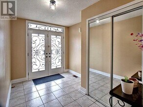 28 Mannel Crescent in Brampton, ON - Building Photo - Building Photo