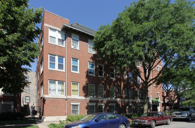 1031 E Hyde Park Blvd in Chicago, IL - Foto de edificio - Building Photo