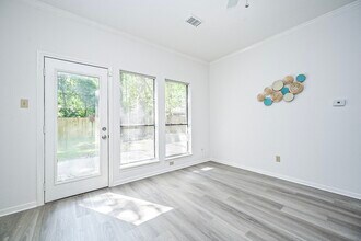 31 Silent Brook Pl in The Woodlands, TX - Building Photo - Building Photo