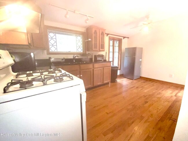 13 Duzine Rd in New Paltz, NY - Building Photo - Building Photo