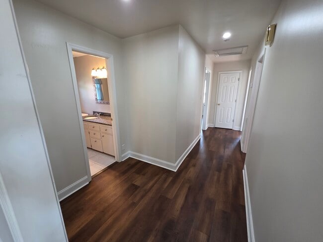 10310 Picadilly Ln SW