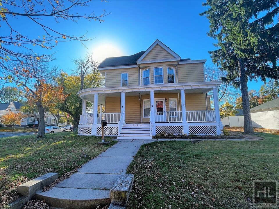 116 Bentley St in Staten Island, NY - Foto de edificio