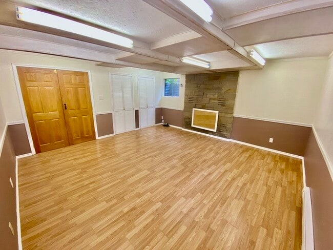 313 NE 185th St in Shoreline, WA - Building Photo - Building Photo