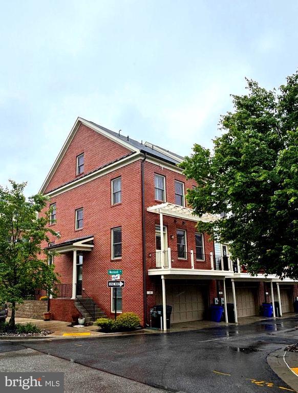 property at 2 Maxwell Square