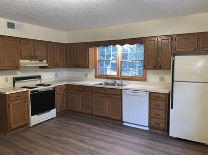 518 Eliada Home Rd in Asheville, NC - Building Photo - Building Photo