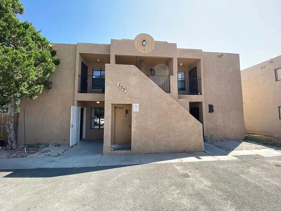 300 Dunes Pl SE in Albuquerque, NM - Foto de edificio