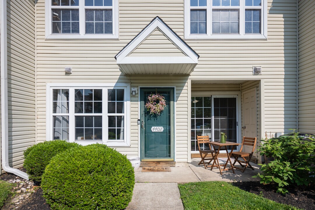 4402 Vesper Cir in Palmyra, NJ - Foto de edificio