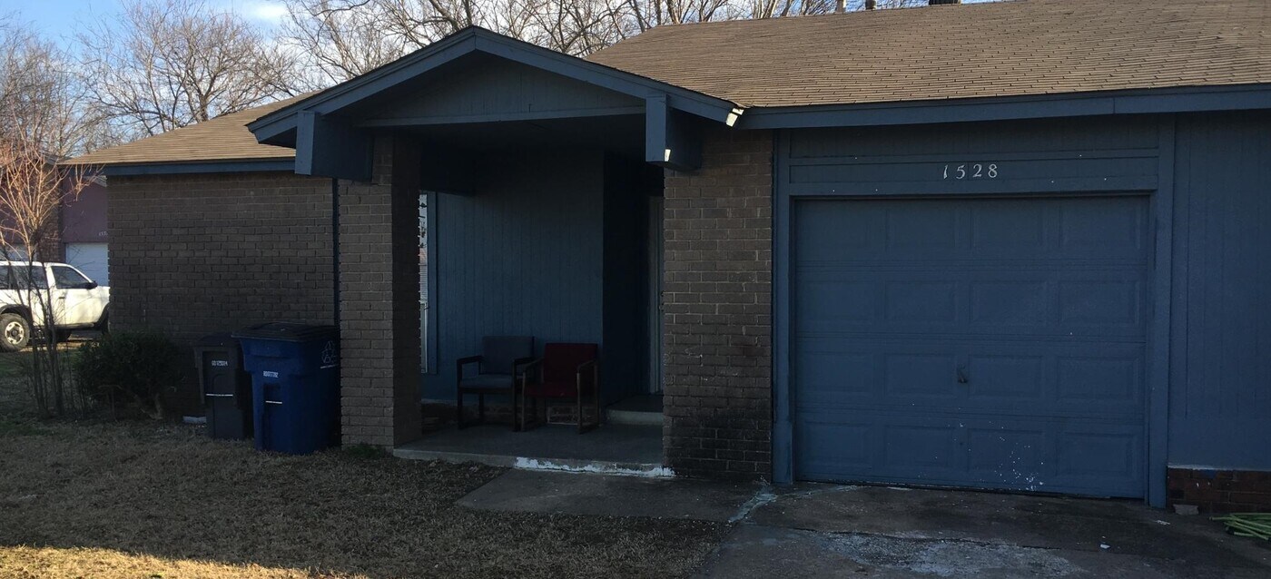 1528 E 66th Pl in Tulsa, OK - Building Photo