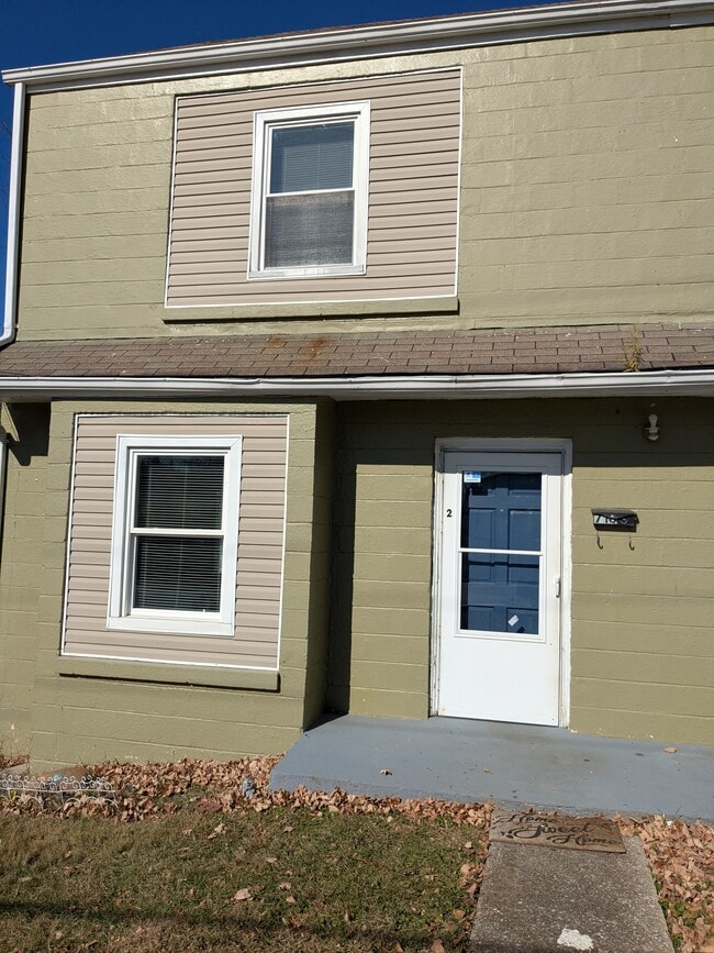 property at 718 W Main St