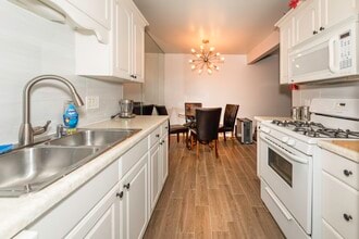 9601 Bayview Dr in Ypsilanti, MI - Building Photo - Building Photo