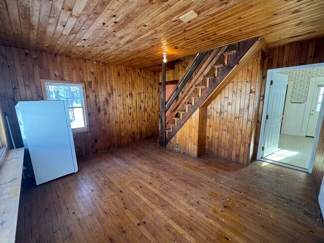 10 Maple St, Unit 1 in Augusta, ME - Foto de edificio - Building Photo