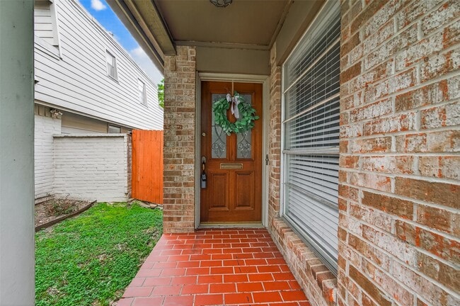4404 Basswood Ln in Bellaire, TX - Building Photo - Building Photo