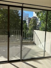 2211 SW 1st Ave, Unit 306 in Portland, OR - Building Photo - Building Photo