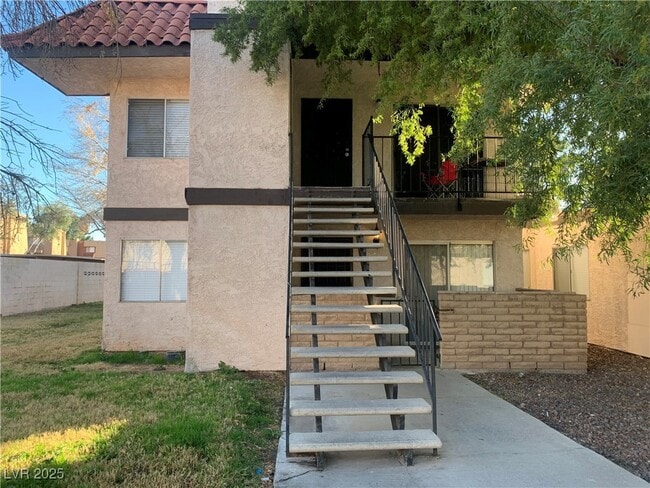 property at 2752 Eldora Cir