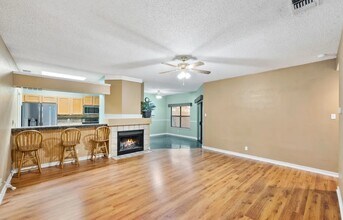 9135 Deer Vlg in San Antonio, TX - Building Photo - Building Photo