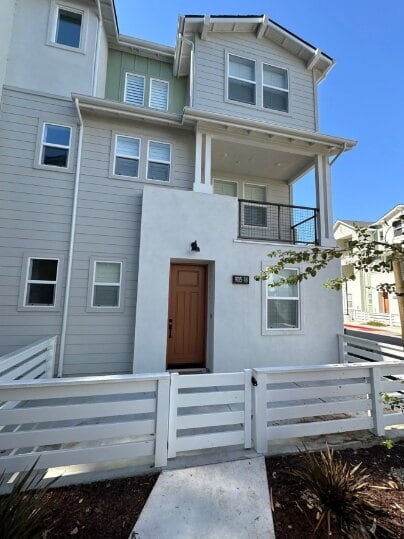 905 Madonna Rd in San Luis Obispo, CA - Building Photo - Building Photo